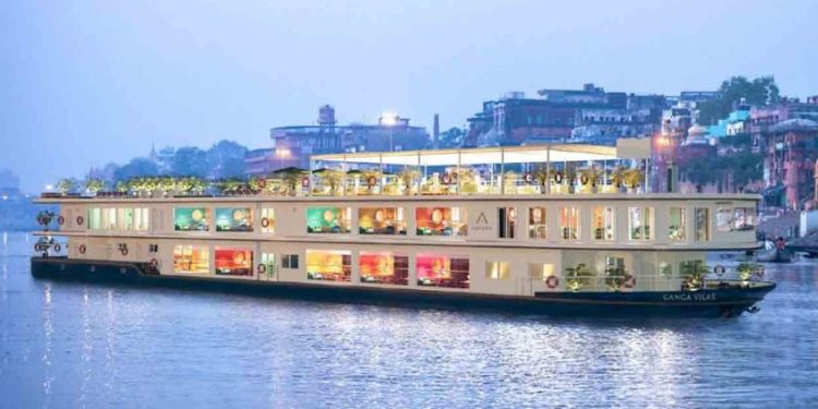 കന്നിയാത്രയിൽ ബിഹാറിൽ കുടുങ്ങി ഗംഗാ വിലാസ് ആഡംബര നൗക