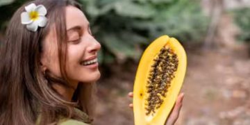 മുഖത്തെ കറുത്ത പാടുകള്‍ അകറ്റാന്‍ പപ്പായ; ഉപയോഗിക്കേണ്ടത് ഇങ്ങനെ…