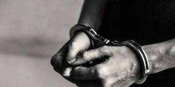 നഗ്‌നഫോട്ടോയെ ചൊല്ലി ബ്ലാക്ക്‌മെയിലിംഗ്, യുവാവ് കാമുകനെ കഴുത്തറുത്തുകൊന്ന് കുഴിച്ചിട്ടു