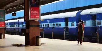 ട്രെയിനിൽ വിദ്യാർഥിനികളോട് മോശമായി പെരുമാറിയ രണ്ട് ജവാന്മാർ അറസ്റ്റിൽ