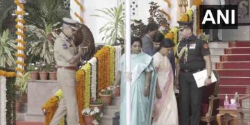 ഹൈക്കോടതി നിർദേശിച്ചിട്ടും റിപ്പബ്ലിക് ദിനാഘോഷം നടത്താതെ തെലങ്കാന; പതാക ഉയർത്തി ഗവർണർ