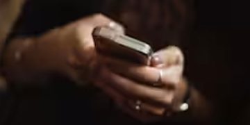 ദാമ്പത്യത്തില്‍ നിര്‍ണായക തീരുമാനമെടുക്കണം; യുവതി അഭിപ്രായം ചോദിച്ചത് കംപ്യൂട്ടറിനോട്