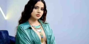 ഉര്‍ഫി ജാവേദിനെതിരെ ബിജെപി സദാചാര പോലീസാകുന്നു: ശിവസേന ഉദ്ധവ് വിഭാഗം