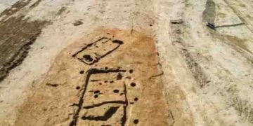 അയര്‍ലെന്‍റില്‍ നിന്ന് ബിസി 3800 കാലത്തെ വീട് കണ്ടെത്തി, ഒപ്പം അരകല്ലും പാചക പാത്രങ്ങളും കത്തികളും !