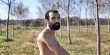 ന​ഗ്നനായി നടക്കാൻ യുവാവിന് അവകാശമുണ്ട്, പിഴ ചുമത്താനാകില്ല, ന​ഗ്നനായി നടന്ന യുവാവിനെ പിന്തുണച്ച് കോടതി