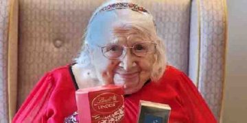 ദീർഘായുസ്സായിരിക്കാൻ അപരിചിതരായ ആണുങ്ങളോട് മിണ്ടുന്നത് ഒഴിവാക്കിയാൽ മതി, 100 വയസുകാരി പറയുന്നു