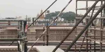 അയോധ്യയിലെ രാമജന്മഭൂമി കോംപ്ലക്സ് ബോംബിട്ട് തകർക്കുമെന്ന് ഭീഷണി, ആളെത്തേടി പൊലീസ്