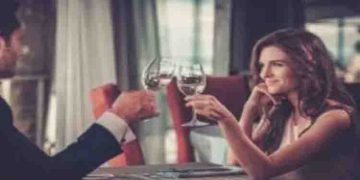 ഡേറ്റിം​ഗാണ് ജോലി, ഒരു ഡേറ്റിന് യുവതി വാങ്ങുന്നത് 40,000 രൂപ!