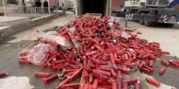 പരിശോധനകളില്‍ പിടിച്ചെടുത്ത ഒരു ലക്ഷത്തിലധികം മദ്യക്കുപ്പികള്‍ നശിപ്പിച്ചു