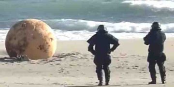 ജപ്പാൻ തീരത്ത് ആശങ്ക വിതച്ച് നി​ഗൂഢമായ ‘ഇരുമ്പ് പന്ത്’!