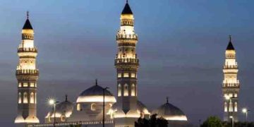 എൽ.ഇ.ഡി ദീപങ്ങളിൽ തിളങ്ങി മദീനയിലെ ഖുബാ പള്ളി