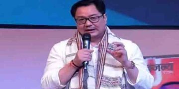 ‘കിരൺ റിജിജു പ്രണയദിനത്തിൽ പശുവിനെ കെട്ടിപ്പിടിക്കുമോ?’; ചോദ്യവുമായി കോൺ​ഗ്രസ് നേതാവ്