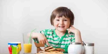 കുട്ടികൾക്ക് പ്രഭാതഭക്ഷണം നൽകുമ്പോൾ ഇക്കാര്യങ്ങൾ ശ്രദ്ധിക്കാം