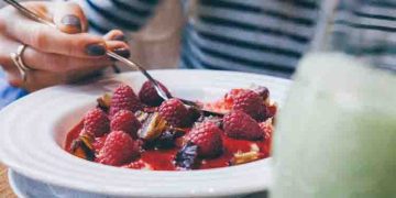 ഉയർന്ന കൊളസ്ട്രോൾ കുറയ്ക്കാൻ ഭക്ഷണത്തിൽ ശ്രദ്ധിക്കേണ്ടത് എന്തൊക്കെ?