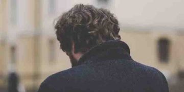 ഭർത്താവിനെ ദത്തെടുക്കാൻ ആവശ്യക്കാരെ തേടി ഭാര്യയുടെ പരസ്യം; കാരണം അതിവിചിത്രം