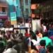 പളനി ക്ഷേത്രത്തിൽ കോയമ്പത്തൂർ – ഇടപ്പാടി പോര്: തേങ്ങയും കല്ലും പരസ്പരം എറിഞ്ഞു; നിരവധി പേർക്ക് പരിക്ക്