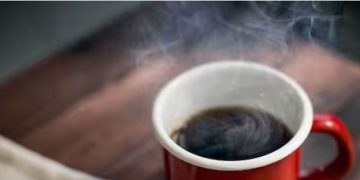 കാപ്പി കൊളസ്ട്രോളിന്റെ അളവ് വർദ്ധിപ്പിക്കുമോ? വിദ​ഗ്ധർ പറയുന്നത്