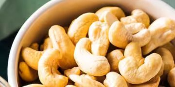 രാത്രിയിൽ കിടക്കാൻ പോകുന്നതിന് മുമ്പായി കുതിര്‍ത്ത നാല് അണ്ടിപ്പരിപ്പ് കഴിച്ചാല്‍…