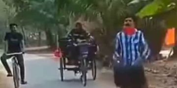 ഗുണമേന്മ തെളിയിക്കാൻ പ്ലാസ്റ്റിക് പാത്രങ്ങൾ നിലത്തെറിഞ്ഞും അടിച്ചും കച്ചവടക്കാരൻ