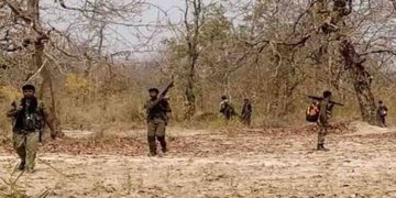 ഛത്തീസ്ഗഡിൽ നക്സലുകളുമായി ഏറ്റുമുട്ടൽ; 3 സുരക്ഷാ ഉദ്യോഗസ്ഥർ കൊല്ലപ്പെട്ടു