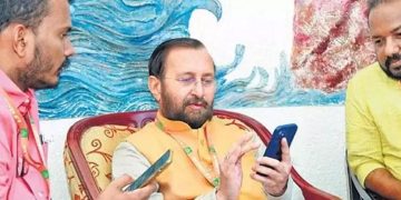 കേരളത്തിൽ അഞ്ച് സീറ്റെങ്കിലും ബിജെപി നേടുമെന്ന് മുൻ കേന്ദ്രമന്ത്രി പ്രകാശ് ജാവദേക്കർ