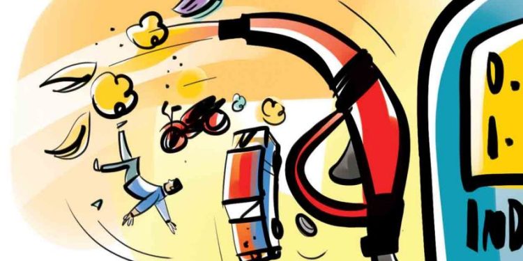 പെട്രോള് അടിസ്ഥാന വില വെറും 57, ഡീസല് 58; സര്വനികുതിക്കും പുറമേ ഇനി 2 രൂപ കൂടി