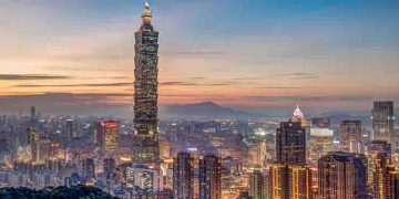 തങ്ങളുടെ രാജ്യം സന്ദർശിക്കുന്ന വിനോദസഞ്ചാരികൾക്ക് 13000 രൂപ നൽകുമെന്ന് തായ്‍വാൻ