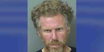 ന​ഗ്നനായി റോഡിലിറങ്ങി നടന്നതിന് പൊലീസ് പിടിച്ചു, താൻ അന്യ​ഗ്രഹത്തിൽ നിന്നും വരുന്നയാളാണെന്ന് 44 -കാരൻ