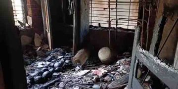 കത്തിച്ച് വച്ച മെഴുകുതിരിയില്‍ നിന്ന് തീ പടര്‍ന്നു, മുറിയിലുണ്ടായ അഗ്നിബാധയില്‍ ഗൃഹനാഥന് ഗുരുതര പൊള്ളല്‍