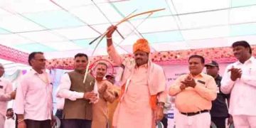 ​ഗുജറാത്തിൽ ബിജെപി എംപിക്കും എംഎൽഎക്കുമൊപ്പം വേദി പങ്കിട്ട് കൂട്ടബലാത്സം​ഗക്കേസിലെ പ്രതി