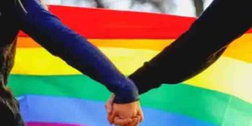 സ്വവർ​ഗവിവാഹത്തെ എതിർത്ത് കേന്ദ്രസർക്കാർ; സുപ്രീംകോടതിയിൽ സത്യവാങ്മൂലം; ഭാര്യാഭർതൃ സങ്കൽപവുമായി ചേർന്നുപോകില്ല