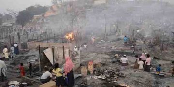 റോഹിങ്ക്യൻ ക്യാമ്പിൽ അ​ഗ്നിബാധ, വീടുകൾ നഷ്ടപടപ്പെട്ട് പതിനായിരങ്ങൾ, എല്ലാം നഷ്ടപ്പെട്ട് അഭ‌യാർഥികൾ