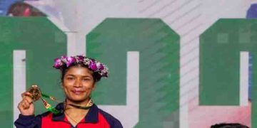 കയ്യില്‍ ഥാറുണ്ടല്ലോ ബെന്‍സ് മോഹം തല്‍ക്കാലത്തേക്കില്ല, മാതാപിതാക്കളെ ഉംറയ്ക്ക് വിടണമെന്ന് നിഖാത് സരീന്‍