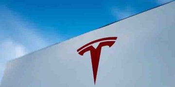 സീറ്റ് ബോള്‍ട്ടുകള്‍ ശരിയായി ഉറപ്പിച്ചില്ല; വൈ മോഡലിലുള്ള 3470 കാറുകൾ തിരിച്ചുവിളിച്ച് ടെസ്‍ല