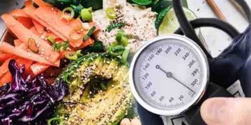 ഉയര്‍ന്ന രക്തസമ്മര്‍ദ്ദം നിയന്ത്രിക്കാന്‍ ഡയറ്റില്‍ ഉള്‍പ്പെടുത്താം ഈ ഏഴ് ഭക്ഷണങ്ങള്‍…