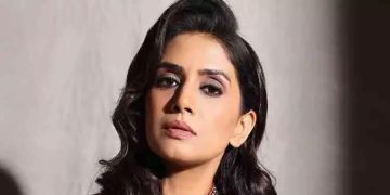 ‘ഇന്ത്യൻ സ്ത്രീകൾക്ക് ഇഷ്ടം പണമുള്ള പുരുഷന്മാരെ’; വിവാദ പരാമര്‍ശത്തിന് മാപ്പ് പറഞ്ഞ് നടി