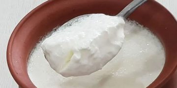 കരുത്തുള്ള മുടിയ്ക്ക് വേണം തെെര് ; മൂന്ന് രീതിയിൽ ഉപയോ​ഗിക്കാം