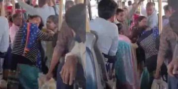 സീറ്റിന് വേണ്ടി സ്ത്രീകൾ തമ്മിൽ ബസിൽ പൊരിഞ്ഞ അടി! വീഡിയോ വൈറല്‍