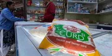 തൈര് പാക്കറ്റുകളിൽ ഹിന്ദി വേണം; തെര‍ഞ്ഞെടുപ്പ് അടുത്തിരിക്കെ കർണാടകയിൽ ഹിന്ദി വിവാ​ദം