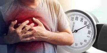 ഉയർന്ന രക്തസമ്മർദ്ദം; ഈ ലക്ഷണങ്ങളെ അവ​ഗണിക്കരുത്…