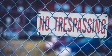 വനിതാ കോളേജിന്റെ മതിൽ ചാടിക്കടന്ന് വിദ്യാർഥികളെ മർദ്ദിച്ചു, ഏഴുപേർ പിടിയിൽ