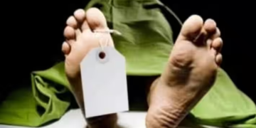 പിണങ്ങി ഉറങ്ങുകയാണെന്ന് കരുതി; അമ്മ മരിച്ചതറിയാതെ രണ്ടുദിവസം മൃതദേഹത്തോടൊപ്പം താമസിച്ച് മകൻ