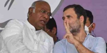 രാഹുൽ അമ്മയ്ക്കൊപ്പം താമസിക്കും, അല്ലെങ്കിൽ എനിക്കൊപ്പം വരും; ബിജെപിക്ക് മറുപടിയുമായി ഖാര്‍ഗെ