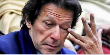 പാകിസ്ഥാൻ സംഘർഷഭരിതം, മുൻ പ്രധാനമന്ത്രി ഇമ്രാൻഖാനെ അറസ്റ്റ് ചെയ്യാൻ പൊലീസ് വസതിയിൽ; ചെറുക്കാൻ അനിയായികൾ