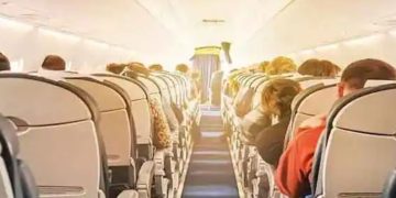 സഹയാത്രികന്‍റെ ദേഹത്ത് മൂത്രമൊഴിച്ച ഇന്ത്യന്‍ വിദ്യാര്‍ത്ഥിക്ക് വിലക്കുമായി അമേരിക്കന്‍ എയര്‍ലൈന്‍