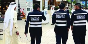 പൊലീസുകാരനെന്ന് തെറ്റിദ്ധരിപ്പിച്ച് 10 പ്രവാസികളെ കൊള്ളയടിച്ച യുവാവ് പിടിയില്‍