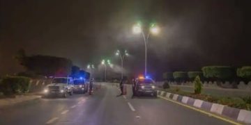 നുഴഞ്ഞുകയറ്റക്കാരായ വിദേശികളെ കമ്പനി വാഹനത്തില്‍ കടത്തി; പ്രവാസി ഇന്ത്യക്കാരന്‍ പിടിയില്‍