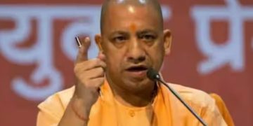 ‘എന്നോട് ക്ഷമിക്കൂ.. യോഗിജി, ഞാനൊരു തെറ്റു ചെയ്തു’, എൻകൗണ്ടര്‍ ഭയത്തിൽ പ്ലക്കാര്‍ഡുമായി കീഴടങ്ങി കുറ്റവാളി