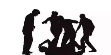 പൊലീസും ആൾക്കൂട്ടവും ചേർന്ന്​ ഇറച്ചിക്കച്ചവടക്കാരെ മർദിച്ചു, കൊള്ളയടിച്ചു; ദേഹത്ത്​ മൂത്രമൊഴിച്ചു