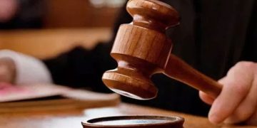 ലിവ് ഇൻ പങ്കാളിയെ ഭർത്താവിൽ നിന്ന് തിരികെ കിട്ടണമെന്ന് യുവാവ്, ഹരജി തള്ളിയ കോടതി, 5000 രൂപ പിഴയും ഈടാക്കി